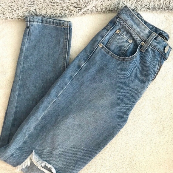 Pretty Little Thing Kendall Jeans - Picture 1 of 3